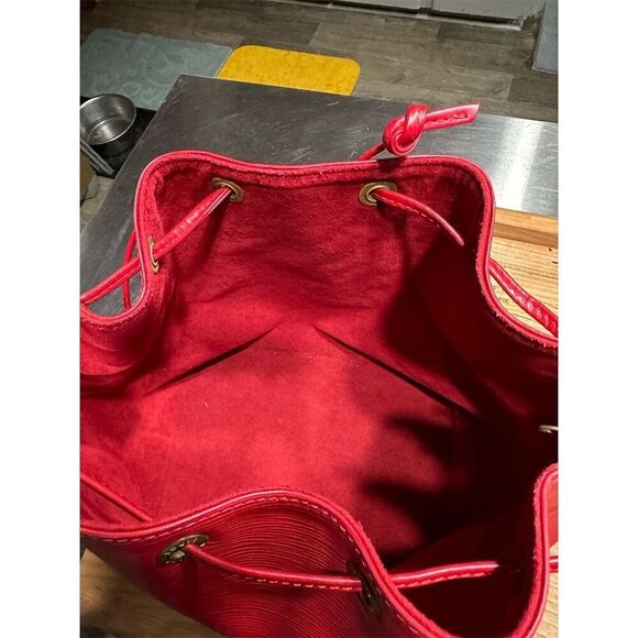 Louis Vuitton Petit Noe Red Epi Leather Vintage Shoulder Bag - Picture 9 of 15